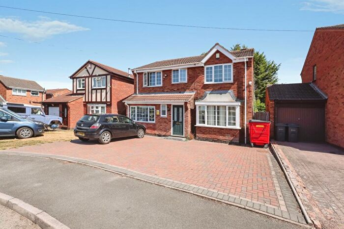 4 Bedroom Detached House For Sale In Burdons Close, Birmingham, B34