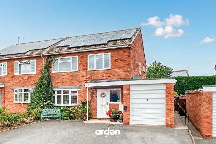 4 Bedroom Semi-Detached House For Sale In Stapleton Close, Studley, B80
