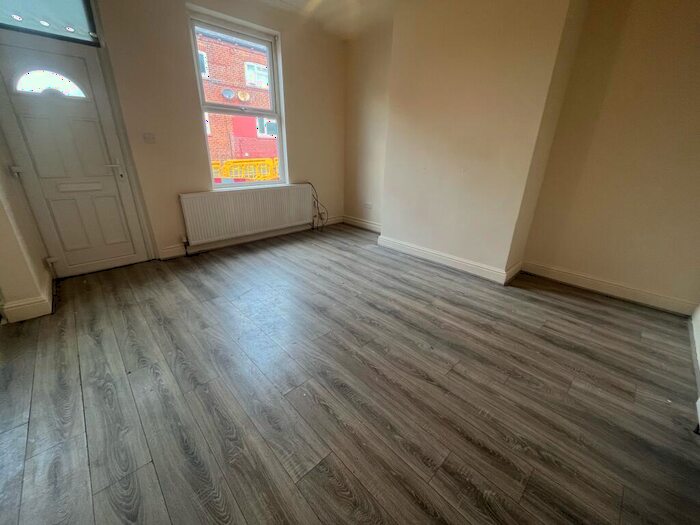 2 Bedroom House To Rent In Glensdale Terrace, Leeds, LS9