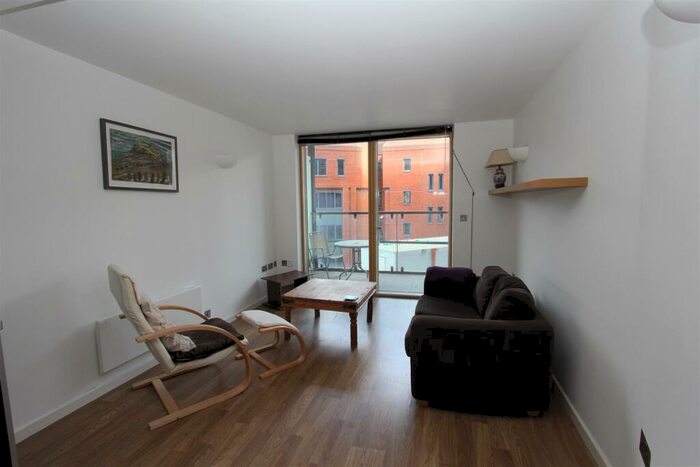 2 Bedroom Flat To Rent In West Point, Wellington Street, LS1