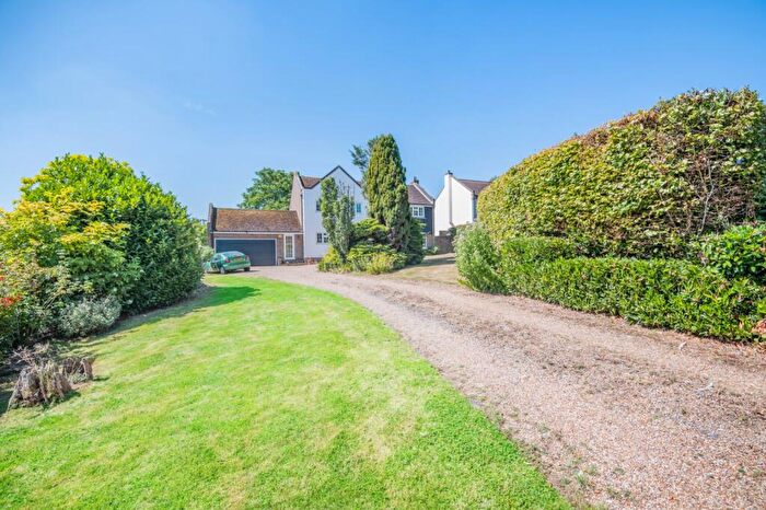 4 Bedroom Detached House For Sale In Orchard Court, Chillenden, Kent, CT3