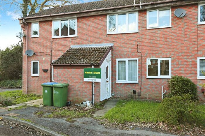 1 Bedroom Flat For Sale In The Oaks, Southampton, Hampshire, SO19