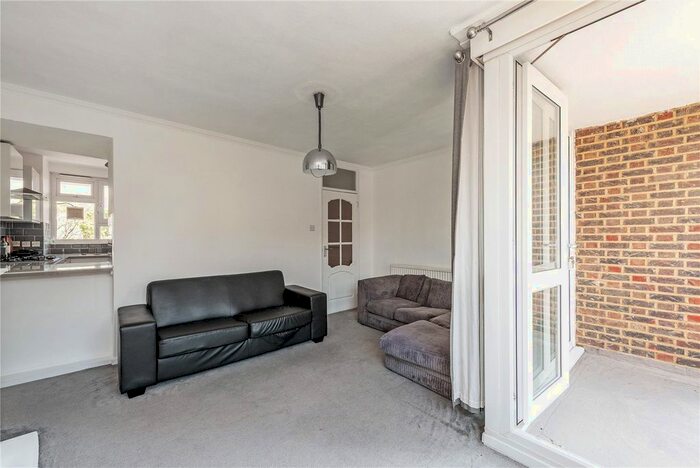 3 Bedroom Flat To Rent In Aintree Estate, Munster Village, SW6