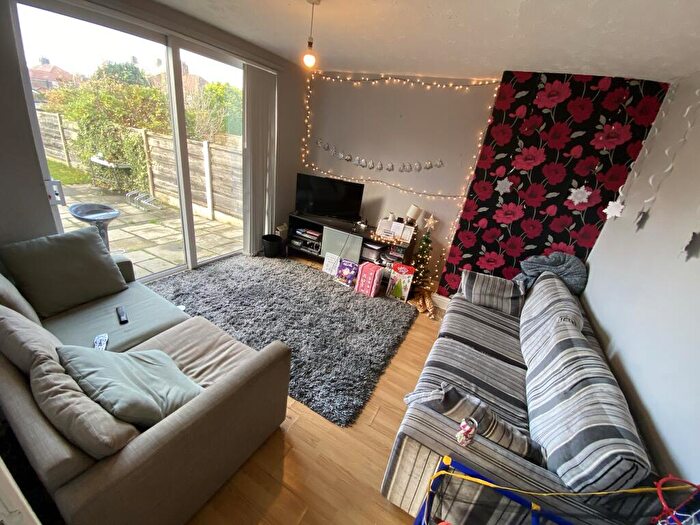 4 Bedroom Semi-Detached House To Rent In Harcombe Road, Withington, Manchester, M20