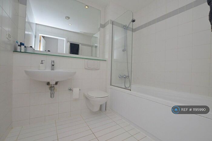 1 Bedroom Flat To Rent In Church Street, Manchester, M4