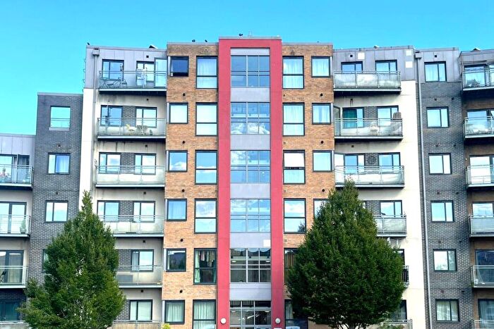 2 Bedroom Flat For Sale In Shetland Road, Basingstoke, Hampshire, RG24