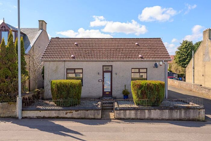 3 Bedroom Detached Bungalow For Sale In Armadale Road, Whitburn, EH47