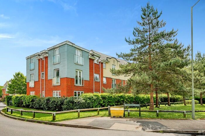 1 Bedroom Apartment To Rent In Foxboro Road, Redhill, RH1