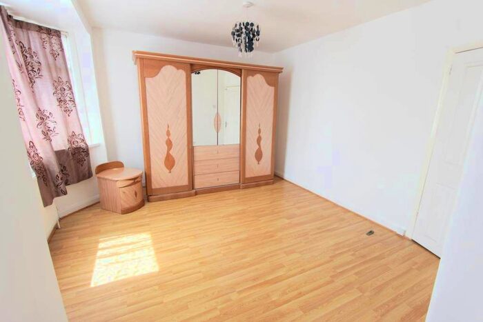 3 Bedroom Terraced House To Rent In Aylands Road, Enfield, EN3