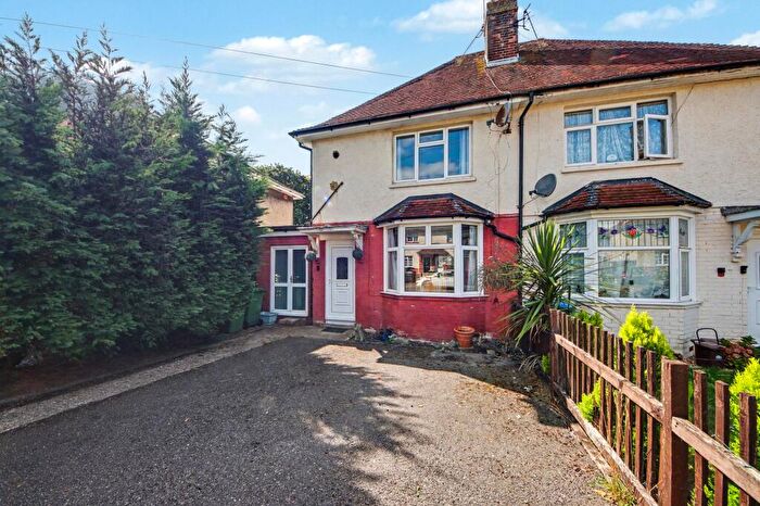 2 Bedroom Semi-Detached House For Sale In Blackthorn Road, Merryoak, SO19