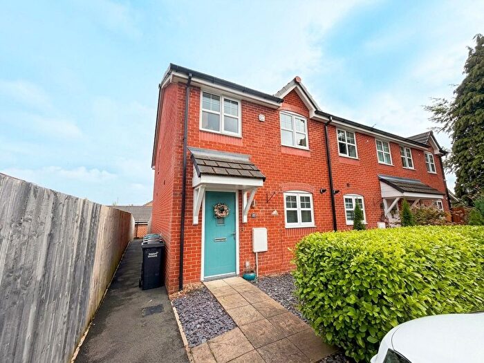 3 Bedroom End Terrace House For Sale In Lark Hill, Tyldesley, M29