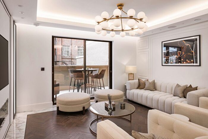 2 Bedroom Flat For Sale In Three Kings Yard, London, W1K