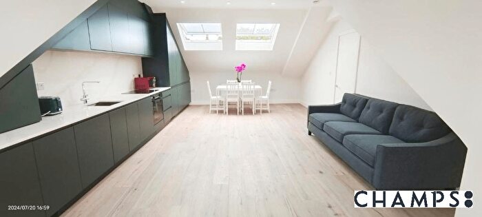 3 Bedroom Flat For Sale In Crystal Apartment, London, London, W6
