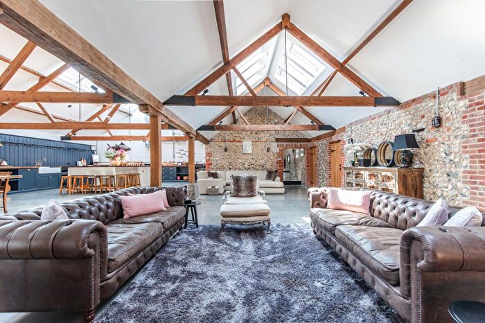 4 Bedroom Barn Conversion For Sale In Chain Free In Wighton, NR23