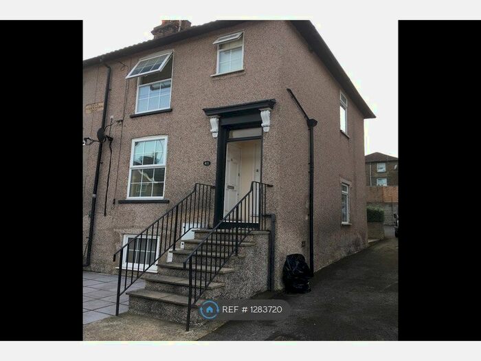 1 Bedroom Flat To Rent In Springvale North, Dartford DA1