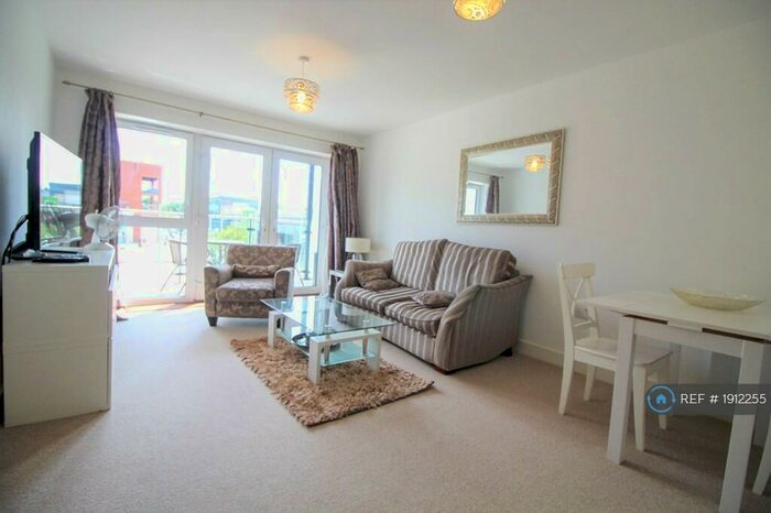 2 Bedroom Flat To Rent In Backus Lodge, Oakgrove, Milton Keynes, MK10