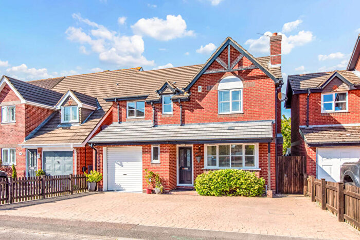 4 Bedroom Detached House For Sale In Topiary Gardens, Locks Heath, Southampton, SO31