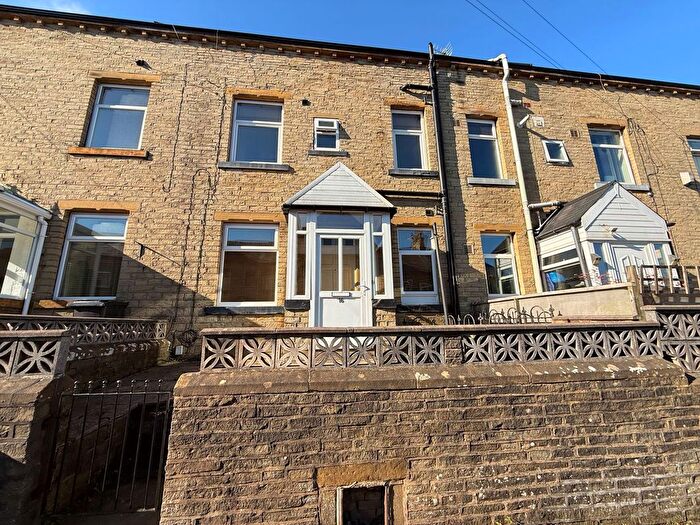 3 Bedroom Terraced House To Rent In Brighton Street, Halifax, HX3