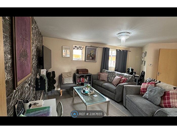 2 Bedroom Flat To Rent In Sakura Walk, Willen Park, Milton Keynes, MK15