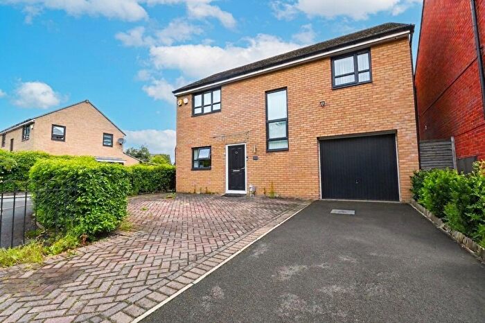 4 Bedroom Detached House For Sale In River View Drive, Salford, M7