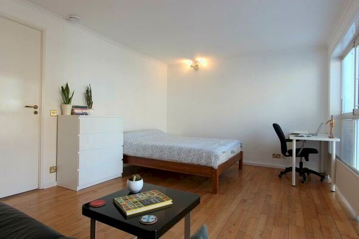 1 Bedroom House To Rent In Royal Ct, London, SE16