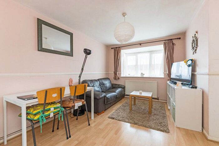 1 Bedroom Apartment For Sale In Walpole Road, Burnham, SL1