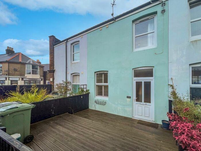 2 Bedroom Terraced House To Rent In Cowes, PO31