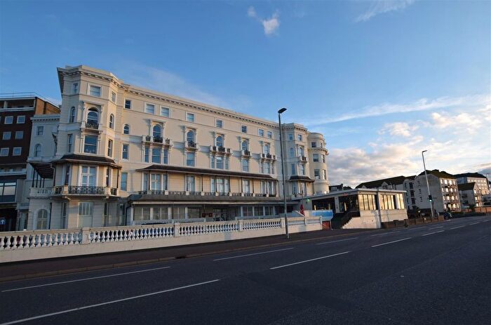 2 Bedroom Flat To Rent In Queens Apartments, Robertson Terrace, Hastings, TN34