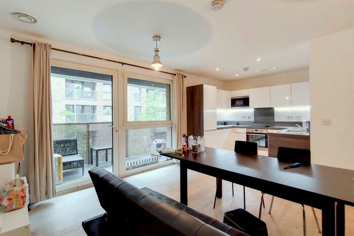 2 Bedroom Flat For Sale In Copenhagen Court, Pell Street, SE8