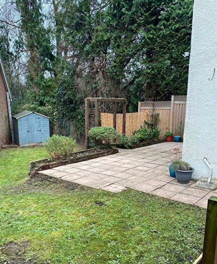 3 Bedroom Semi-Detached House For Sale In Vinson Close, Orpington, BR6