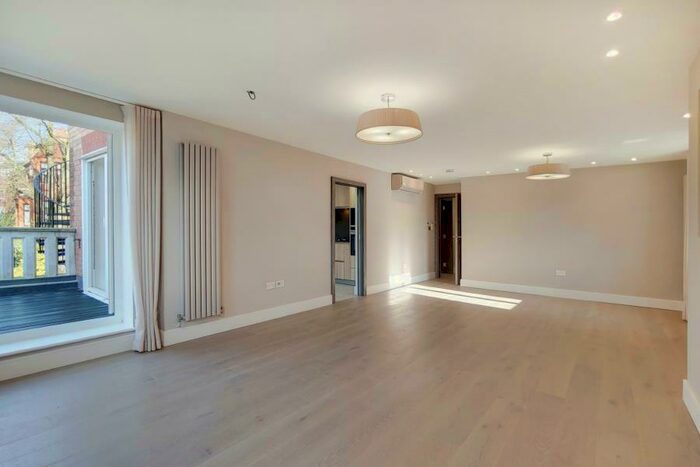 2 Bedroom Apartment To Rent In Fitzjohns Avenue, Hampstead, London, NW3