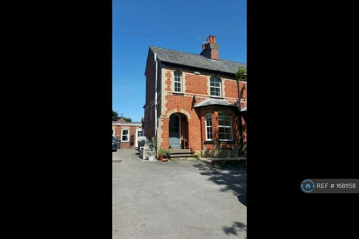 1 Bedroom Maisonette To Rent In London Road, High Wycombe, HP11