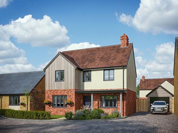 4 Bedroom Detached House For Sale In Loft Grove, MK43