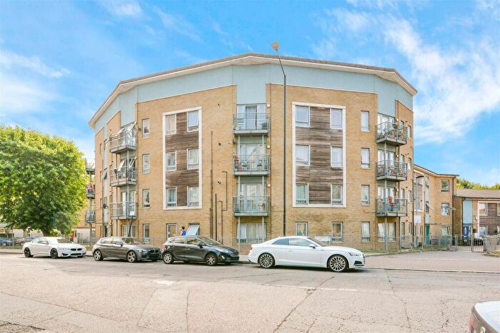 2 Bedroom Flat For Sale In Chrisp Street, London, E14