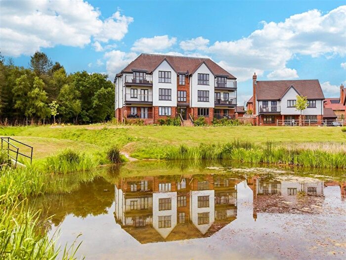 2 Bedroom Flat For Sale In Cordingley Drive, Pease Pottage, Crawley, West Sussex, RH11