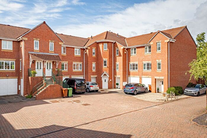 1 Bedroom Flat For Sale In Benton Mews, Horbury, WF4