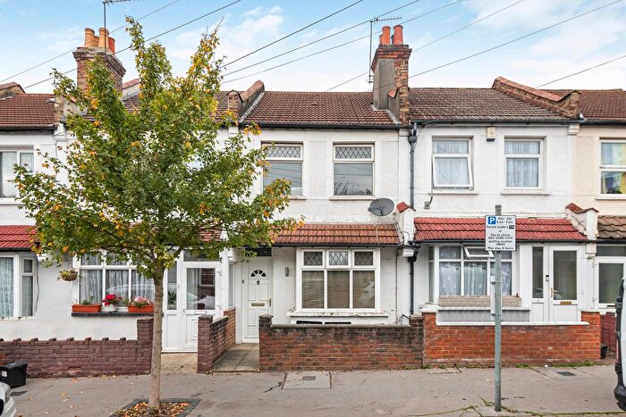 2 Bedroom Terraced House For Sale In Gilsland Road, Thornton Heath, CR7