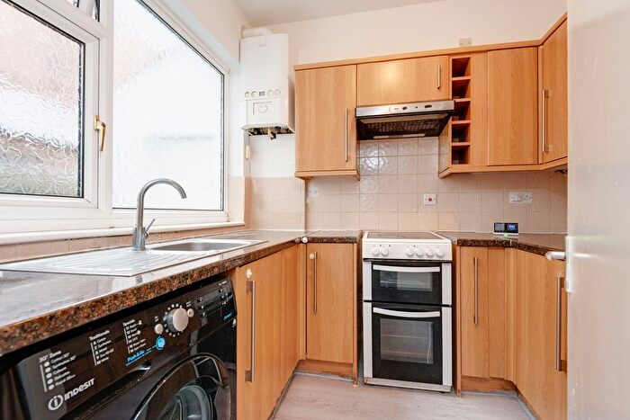 2 Bedroom Flat To Rent In London Road, Wembley, HA9