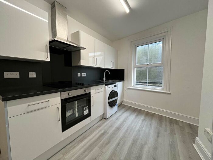 2 Bedroom Flat To Rent In A Old Christchurch Road, BH1