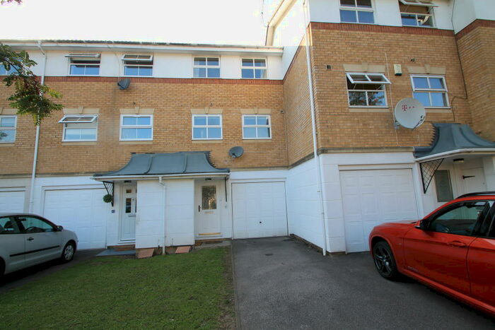 3 Bedroom House To Rent In Helegan Close, Orpington, BR6