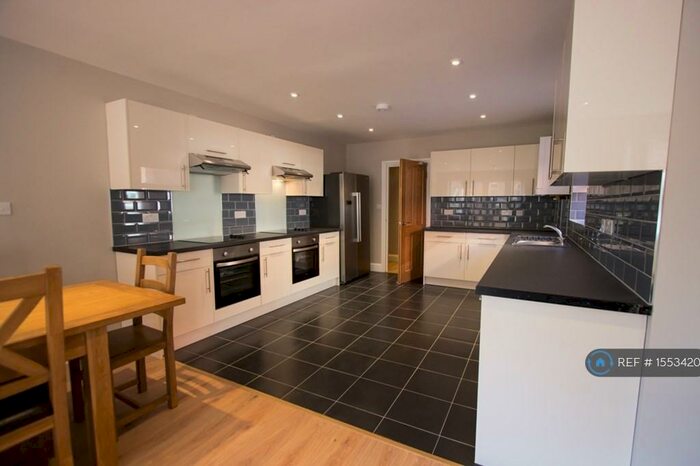 8 Bedroom Semi-Detached House To Rent In Carlton Road, Southampton, SO15