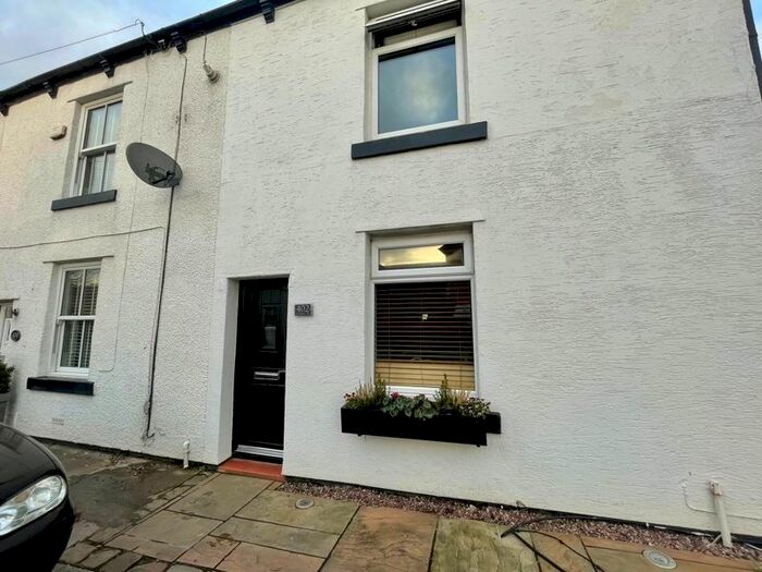 2 Bedroom Cottage To Rent In Chorley Road, Westhoughton, Bolton, Lancashire., BL5