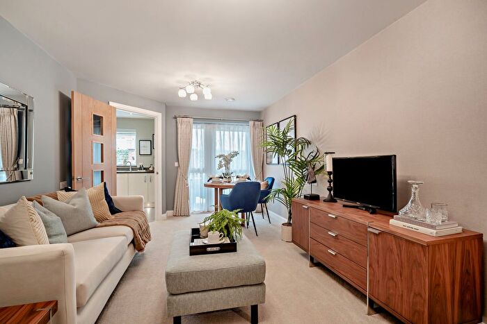 1 Bedroom Flat To Rent In Reading Road, Henley-On-Thames, RG9