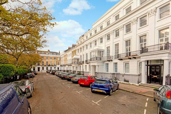 3 Bedroom Flat To Rent In Sussex Square, Brighton, BN2