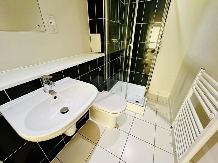 2 Bedroom Apartment To Rent In Century Tower, Shire Gate, Chelmsford, CM2