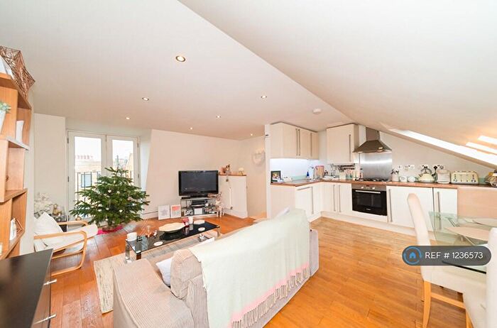 1 Bedroom Flat To Rent In Sarsfeld Road, London, SW12