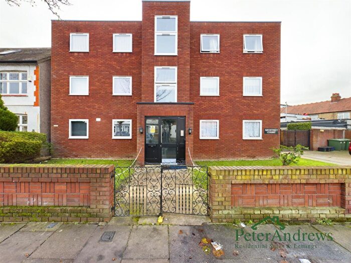 2 Bedroom Flat For Sale In Ethelbert Gardens, Ilford, IG2