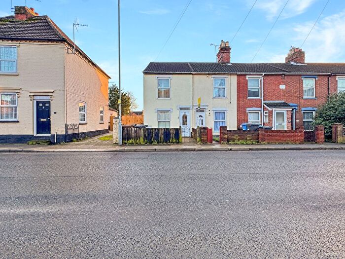 3 Bedroom End Terrace House To Rent In Foxhall Road, Ipswich, IP3