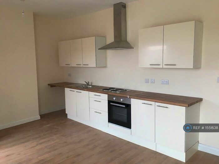 1 Bedroom Flat To Rent In Halesowen Road, Dudley, DY2