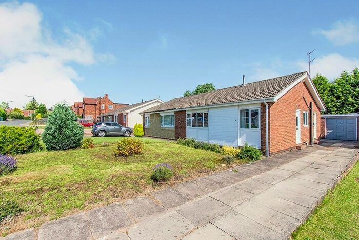 2 Bedroom Bungalow To Rent In Nearfield Road, Doncaster, South Yorkshire, DN4